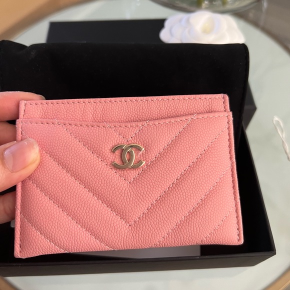 CHANEL Accessories - NWT Chanel O Case Chevron Cardholder in Grained Calfskin Gold Tone Metal